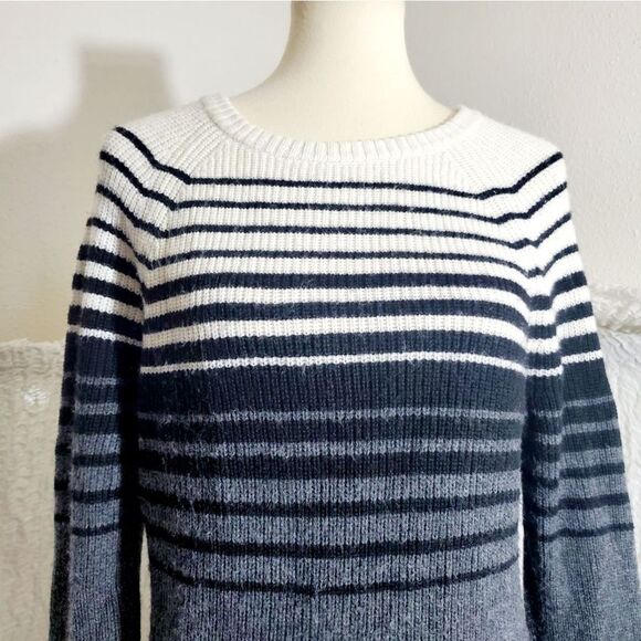 GAP Neutrals Striped Sweater Top Size Small - Picture 4 of 12